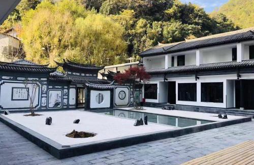 Hutiaoxia Hotel | Gong Xili Qingdu Hotel