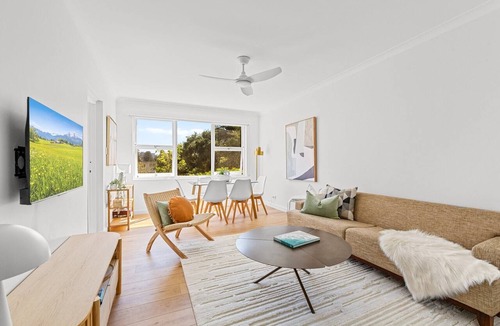 Manly Apartment | Gorgeous 3-Bed Manly Pad, Short Walk to the Beach
