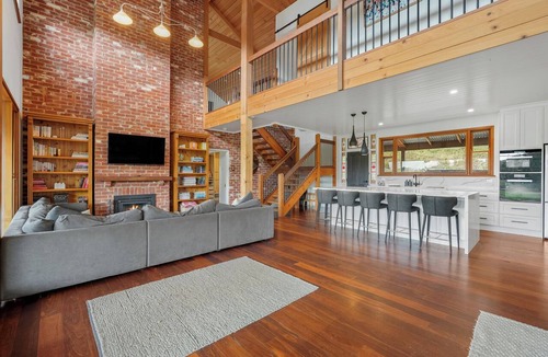Talunga House | Gorgeous Stone Barn in the Adelaide Hills
