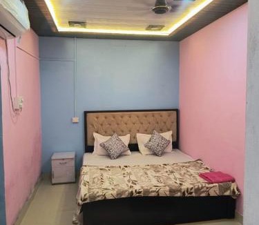 Varanasi Hotel | Goroomgo Rainbow Residency Varanasi Near By Assi Ghat River - Excellent Service