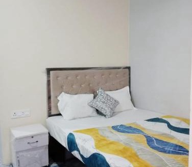 Varanasi Hotel | Goroomgo Rainbow Residency Varanasi Near By Assi Ghat River - Excellent Service