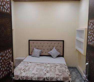 Varanasi Hotel | Goroomgo Rainbow Residency Varanasi Near By Assi Ghat River - Excellent Service