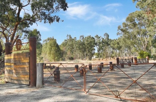 Halls Gap House | Grampians View Retreat - where style meets nature