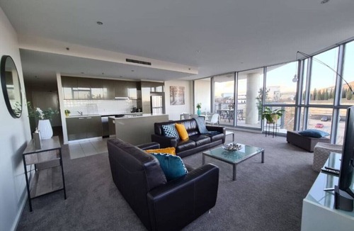 City West Apartment | Grand 2BR between ANU and City