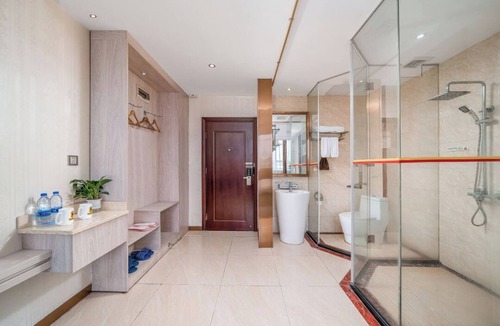 Yuexiu Hotel | Grand Hyatt International Hotel & Free Airport Shuttle, Free VPN, Penguin Airport Hotel.