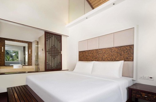 Jiyang Hotel | Grand Mercure & Spa Sanya Yalong Bay - Huayu Resort Hotel Enjoy a 20-minute massage session