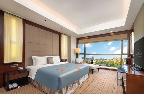 Longhua District Hotel | Grand Skylight International Hotel Guanlan