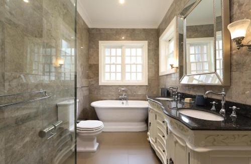 Eastwood Villa | Grand Sydney Castle Home, Business Conference, Work Stay, Family Reunion Sleeps 25 plus