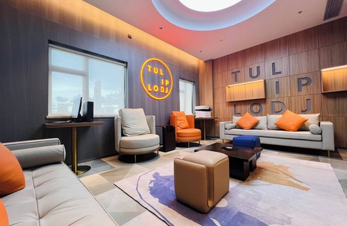 Tianhe Center Hotel | Grandee Rezen - TaiKoo Hui Plaza Shipaiqiao Metro Station