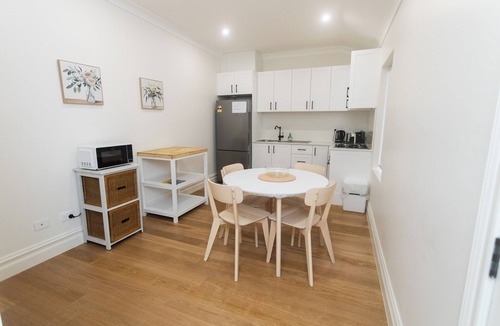 Granville House | Granville Heritage Cottage