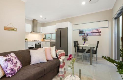 Balga House | Great Modern 3 Bedroom Home Near Beaches and City