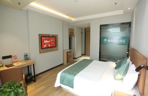 Yixiu District Hotel | GreenTree Inn Anqing East Yingbin Road High-Speed Railway Station