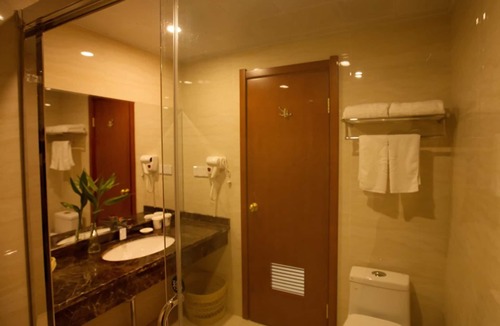 Guichi Qu Hotel | GreenTree Inn Chizhou Changjiang Middle Road Shangzhidu Commerce Square Express Hotel