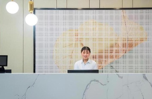 Fengqiao Liuzu Hotel | GreenTree Inn Express Suzhou Luzhi Ancient Town Scenic Area Xiaoshi Road
