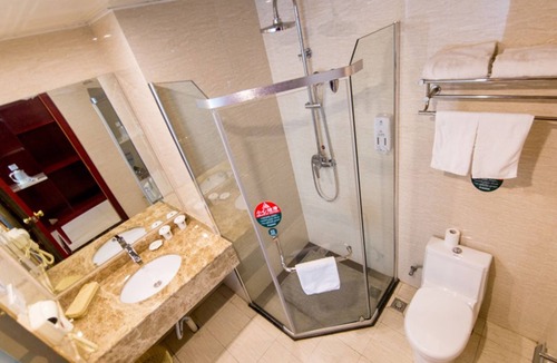Guangde County Hotel | GreenTree Inn GuangDe County ZhongYang LeCheng Hotel