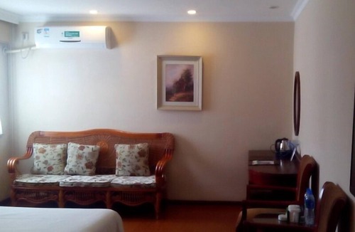 Zhapu Hotel | GreenTree Inn Jiaxing Pinghu Zhapu Jiulong Mountain Express Hotel