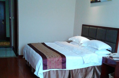 Huoqiu County Hotel | GreenTree Inn LiuAn HuoQiu County JianXing Road Express Hotel