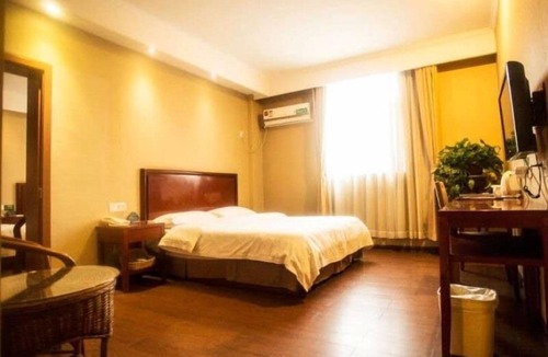 Yuhuazhen Hotel | Greentree Inn Nanjing China Gate Subway Station Express