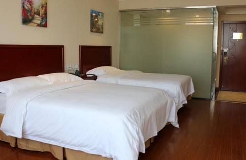 Mudan District Hotel | GreenTree Inn ShanDong HeZe MuDan Road Bus Terminal Station Express Hotel