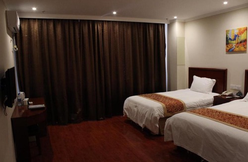 Jinshan Hotel | GreenTree Inn Shanghai Jinshan District Wanda Plaza Longhao Road Express Hotel