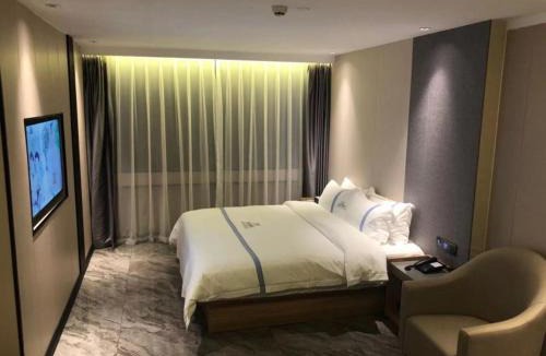 Buji Hotel | GreenTree Inn Shenzhen Buji Changlong Subway Station