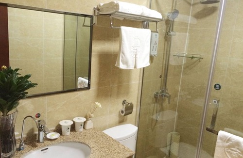 Suqian Hotel | GreenTree Inn Suqian Sihong Passenger Station Zhongyuan Logistics District Hotel