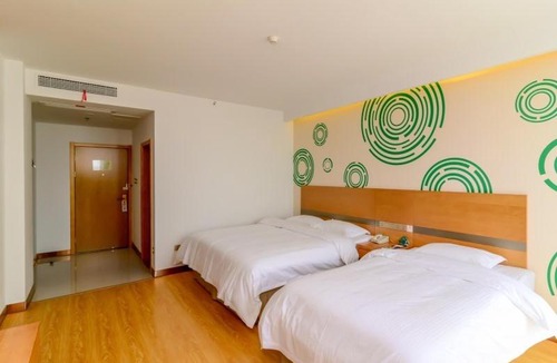 Jiujiang District Hotel | GreenTree Inn Wuhu Fangte Forth Phase Wanchun Fortune Plaza Business Hotel