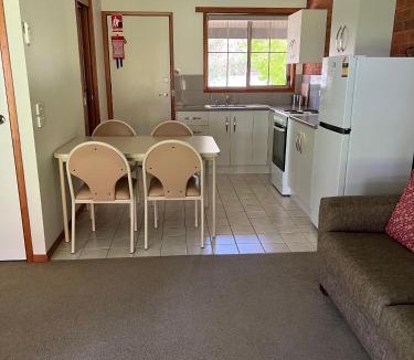 Tocumwal Hotel | Greenways Holiday Units