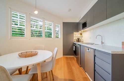 Greenwich Apartment | Greenwich Treasure - Moments from RNSH St Leonards