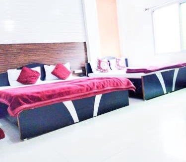 Varanasi Hotel | GRG Ashiyana Palace Parade Kothi Road Varanasi