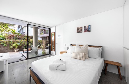 Surry Hills Apartment | Groundfloor Surry Hills Retreat with Cinema