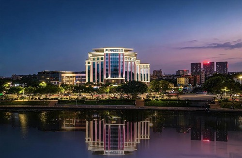 Panyu Hotel | Guangzhou Elegant International Hotel Panyu Square Metro Station Branch