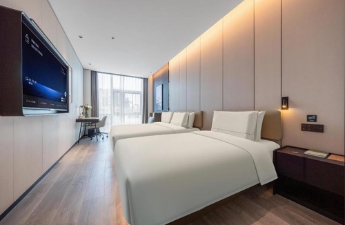 Haizhu Hotel | Guangzhou Haizhu Taigu Cang wharf Atour Hotel