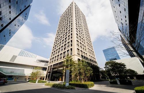 Guangzhou Science City Apartment | Guangzhou Laiste International ApartHotel Science City Greenland Central Plaza Shenzhou Road Metro Exit A Branch