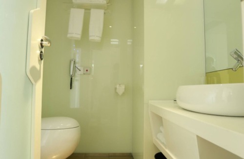 Liwan Hotel | Guangzhou Planet Hotel