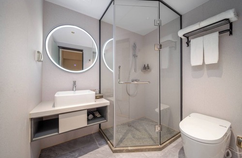 Xiangshan Hotel | Guanshan Yuepin Hotel Guilin Station