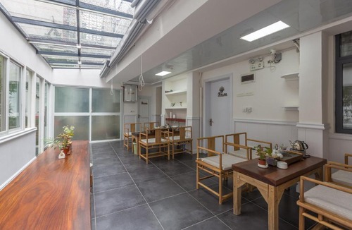 Xiufeng Hotel | Guilin Flowers Inn