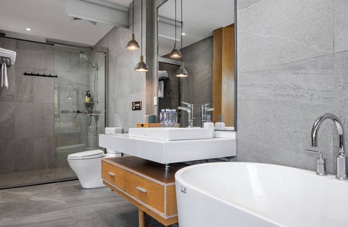 Xiufeng Hotel | Guilin Heshe Lakeside Resort