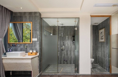 Xiufeng Hotel | Guilin Heshe Lakeside Resort