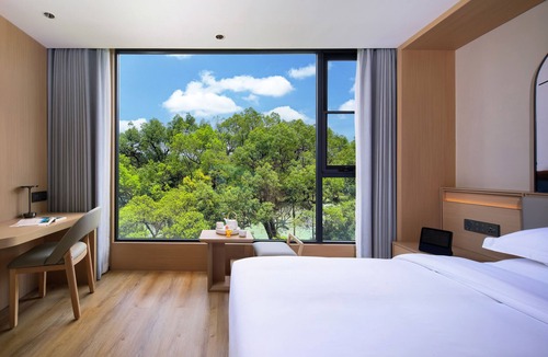 Xiufeng Bed & Breakfast | GuiLin Lijiang Wangyue Hotel