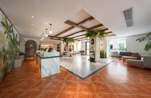 Xiufeng Hotel | Guilin O-LIVE Social Hotel
