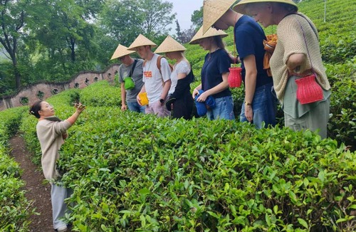 Xiufeng Hotel | Guilin Village Creek Inn -Beside the lake &Fee pick up service over three nights