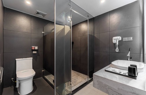 Yangshuo Hotel | Guilin Yangshuo Emoji Youth Hostel-West Street Li River Yulong River Variety Activities