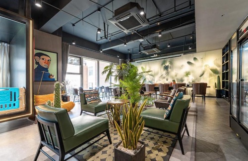 Beilin Hotel | HÉONIC ART WELLNESS HOTEL & SUITES 丨 Signature Family Suites - Esports & Switch Gaming - Cat Therapy - Aesop Spa
