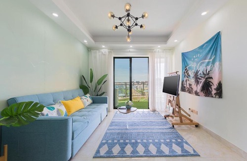Meilan Apartment | Haida Nanmen snack street Baishamen Park Century Bridge arcade street, Hainan University