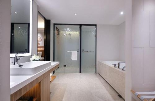 Changsha County Hotel | Hampton by Hilton Changsha South Railway Station West Square