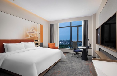 Zengcheng Hotel | Hampton by Hilton Guangzhou Xintang Railway Station