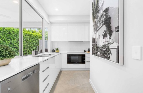 Burleigh Heads Condo | Hamptons by Khove