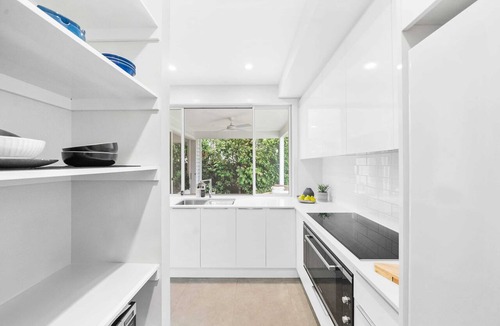 Burleigh Heads Condo | Hamptons by Khove