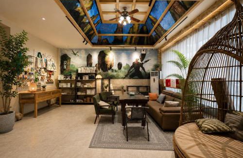 Wulingyuan House | Han Exotic Wulingyuan Travel Concierge and Multilingual Planning Quiet Courtyard Retreat Near Forest Park East Gate